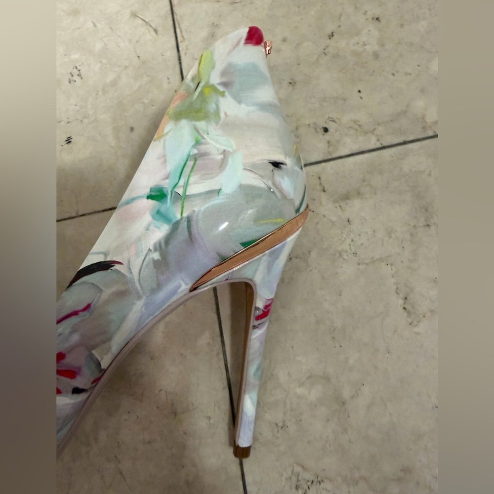 Ted Baker Multicolor Floral Heels called “Hanging Gardens”.  Stunning - Picture 6 of 13